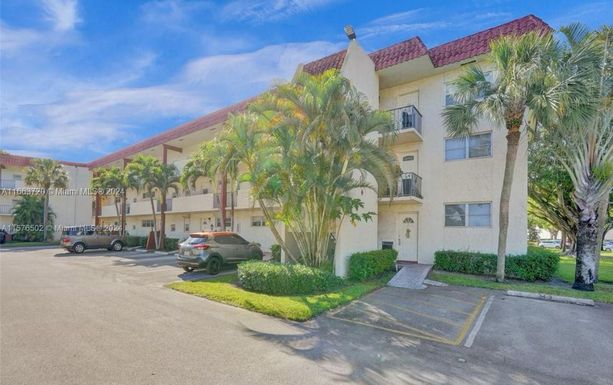 8901 S Hollybrook Blvd # 206, Pembroke Pines FL 33025