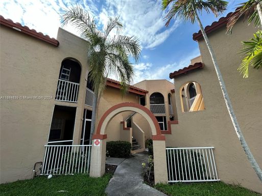 8657 SW 5th St # 206, Pembroke Pines FL 33025