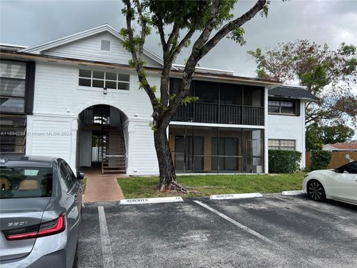 19085 NW 62nd Ave # 108, Hialeah FL 33015