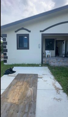 1520 NW 71st St # 1520, Miami FL 33147