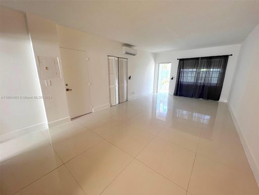 1604 Drexel Ave # 207, Miami Beach FL 33139