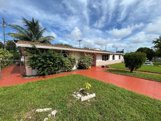 20685 NE 2nd Ave, Miami FL 33179