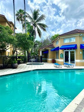 771 N Pine Island Rd # 203, Plantation FL 33324