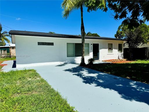 1649 NE 30th Ct, Pompano Beach FL 33064