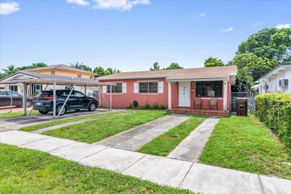 526 E 54th St, Hialeah FL 33013