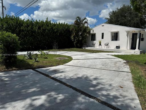 333 NE 107th St, Miami FL 33161