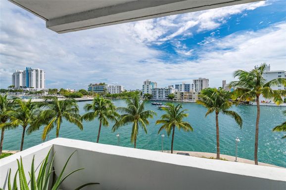 20 Island Ave # 308, Miami Beach FL 33139