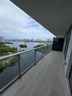 16385 Biscayne Blvd # 1606, North Miami Beach FL 33160