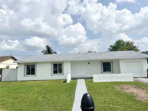 11030 SW 165th Ter, Miami FL 33157