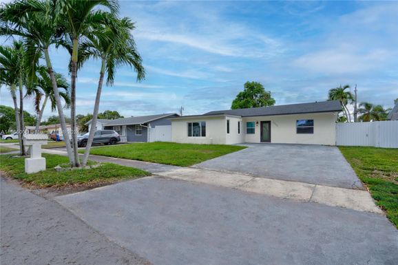 6455 Pershing St # 1, Hollywood FL 33024