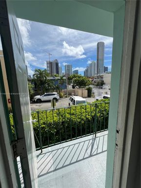 469 SW 3rd St # 7, Miami FL 33130