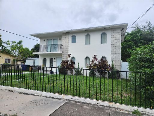 1359 SW 11th St, Miami FL 33135