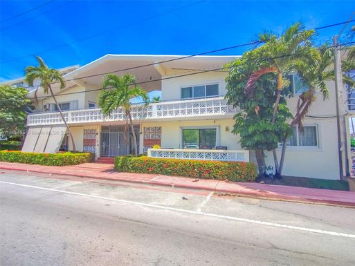 8040 Tatum Waterway Dr # 12A, Miami Beach FL 33141