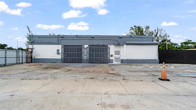 1305 NW 79th St, Miami FL 33147