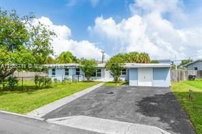 3814 Paseo Navarra, West Palm Beach FL 33405