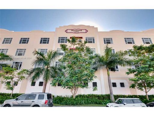 250 NW 23rd St # 203, Miami FL 33127