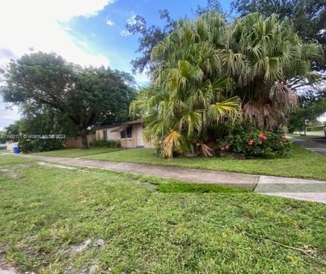 502 N 70th Way, Hollywood FL 33024