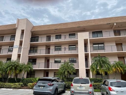 10207 Sunrise Lakes Blvd # 405, Sunrise FL 33322