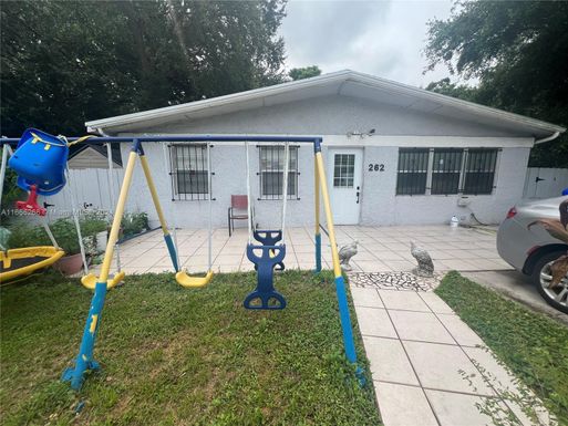 262 NW 75th St, Miami FL 33150