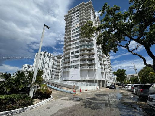 18011 Biscayne Blvd # 1802, Aventura FL 33160