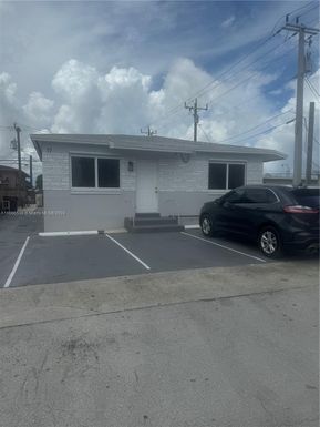 17 W 10th St # 1, Hialeah FL 33010