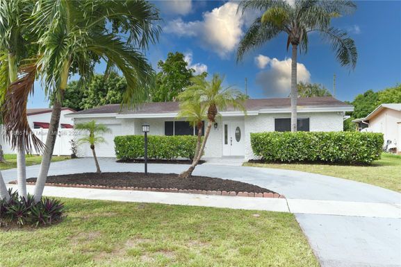 4501 Jefferson St, Hollywood FL 33021