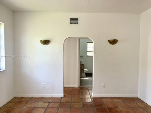 411 Meridian Ave # 3, Miami Beach FL 33139