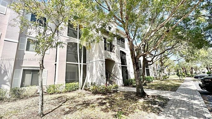 2724 Anzio Ct # 301, Palm Beach Gardens FL 33410