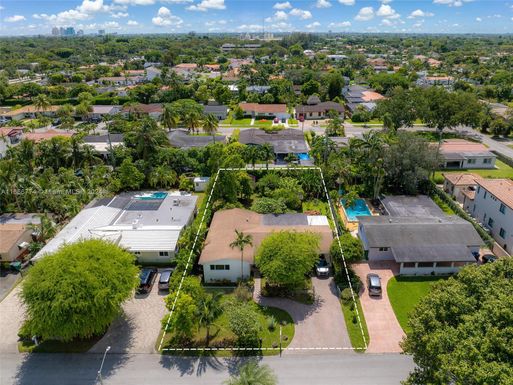 8780 SW 52nd St, Miami FL 33165