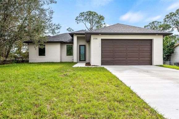 2111 Polar Ave, Lehigh Acres FL 33920