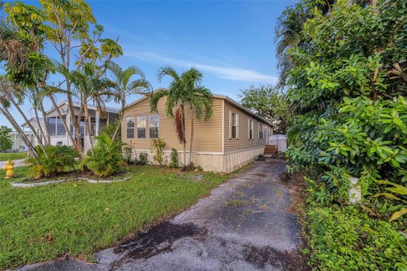 5460 SW 27th Ter, Dania Beach FL 33312