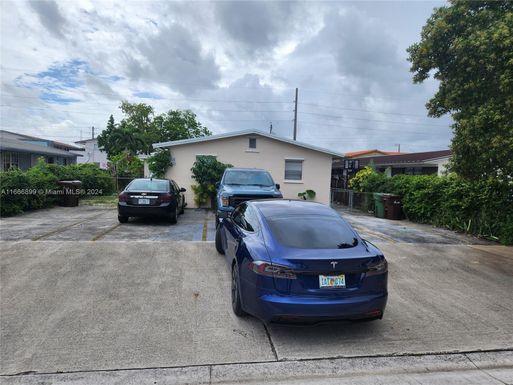 668 W 30th St # 1, Hialeah FL 33012