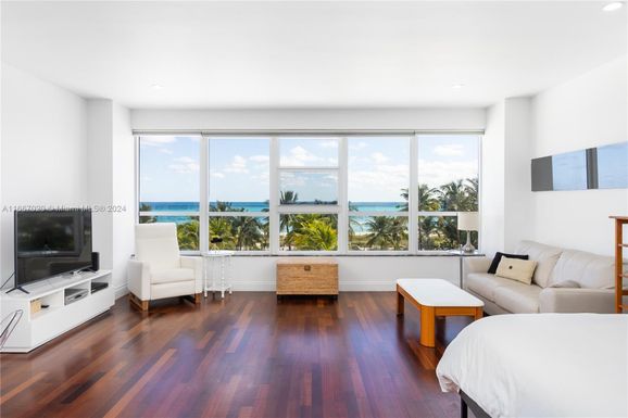 4925 Collins Ave # 3D, Miami Beach FL 33140