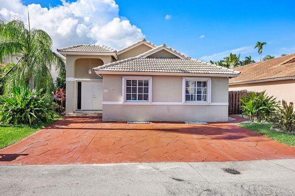 5272 SW 154th Pl, Miami FL 33185