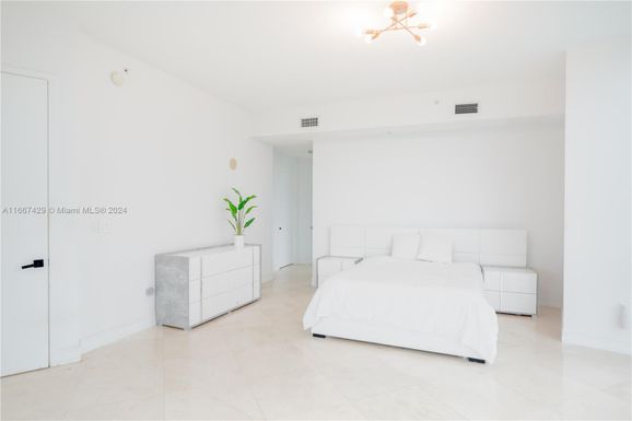 18101 Collins Ave # 701, Sunny Isles Beach FL 33160