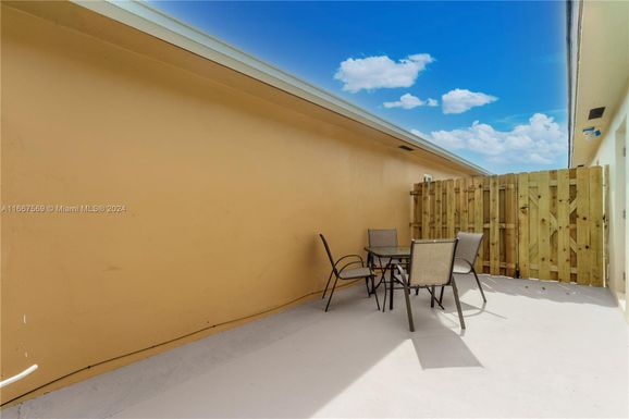 2732 W 72nd Pl # 1, Hialeah FL 33016