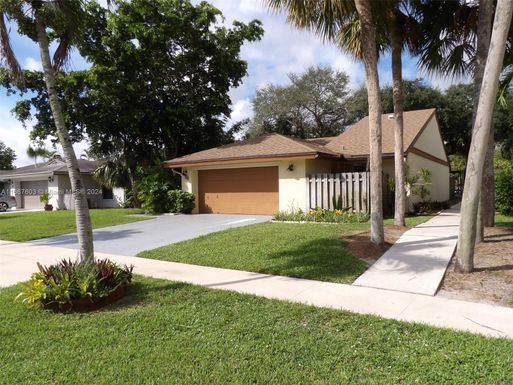 56 Baytree Cir, Boynton Beach FL 33436