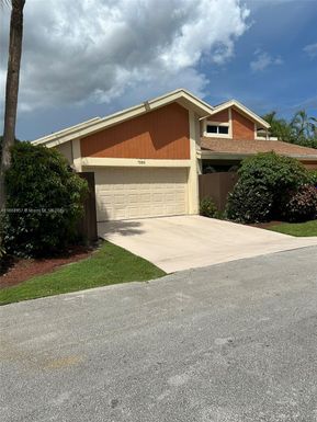 7583 Sierra Ter E # 7583, Boca Raton FL 33433