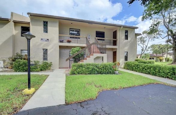 8460 Casa Del Lago # H, Boca Raton FL 33433