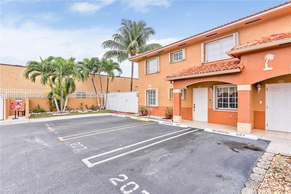 2425 W 76th St # 107, Hialeah FL 33016