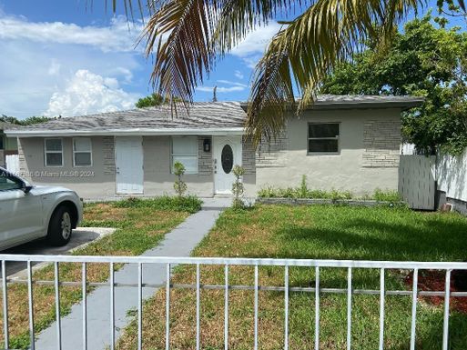 913 Foster Rd, Hallandale Beach FL 33009