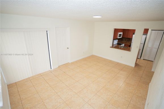 6555 W 26th Dr # 35, Hialeah FL 33016