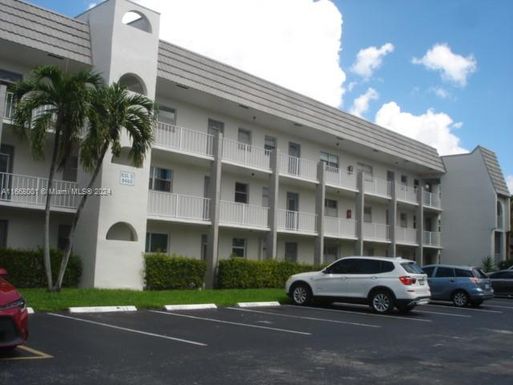 8460 Sunrise Lakes Blvd # 304, Sunrise FL 33322