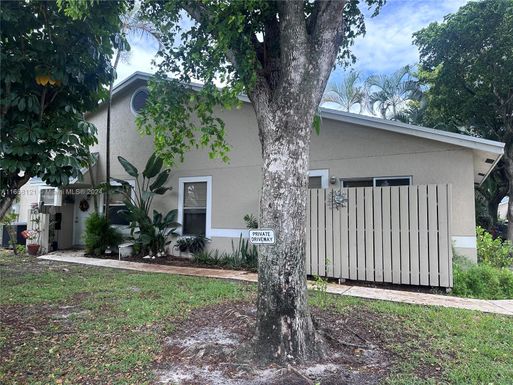 1937 E Discovery Cir E # 1937, Deerfield Beach FL 33442