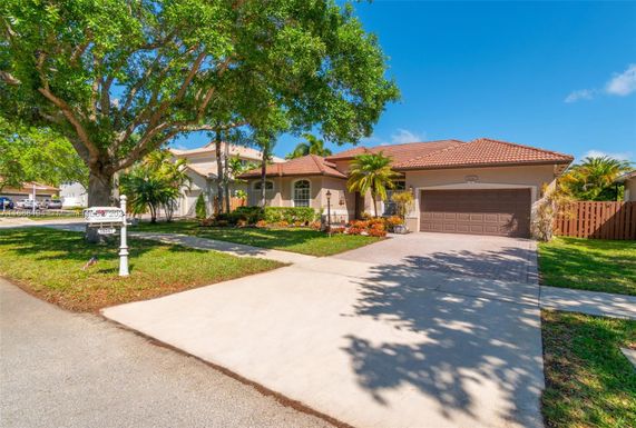 16547 Mariposa Cir S, Pembroke Pines FL 33331