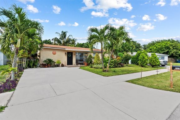 4421 SW 24th St, Fort Lauderdale FL 33317