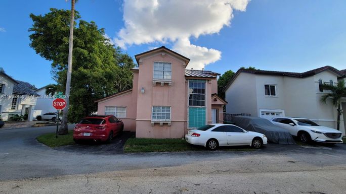 12662 NW 8th Trl, Miami FL 33182