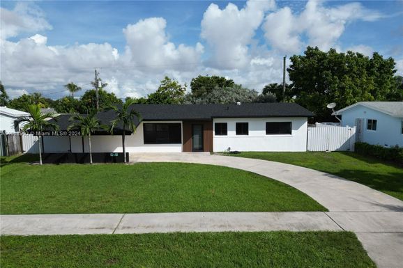 10441 SW 50th Ter, Miami FL 33165