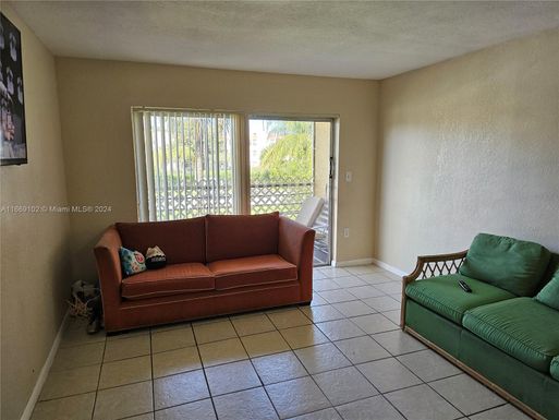 3700 NW 21st St # 206, Lauderdale Lakes FL 33311