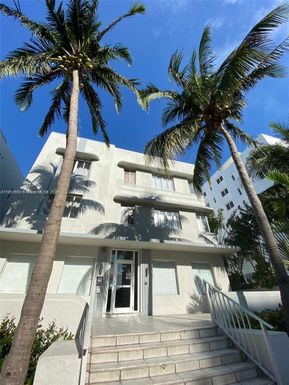 3710 Collins Ave # 103, Miami Beach FL 33140